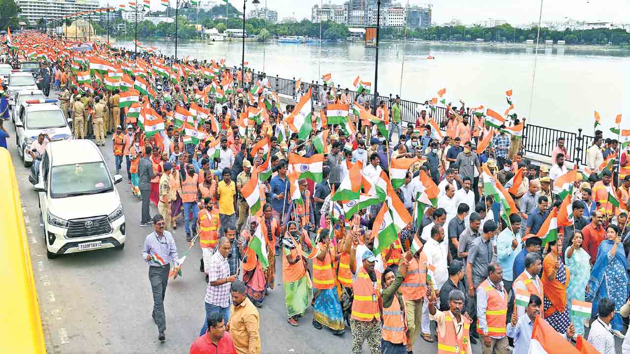 విరాజిల్లిన వజ్ర స్ఫూర్తి