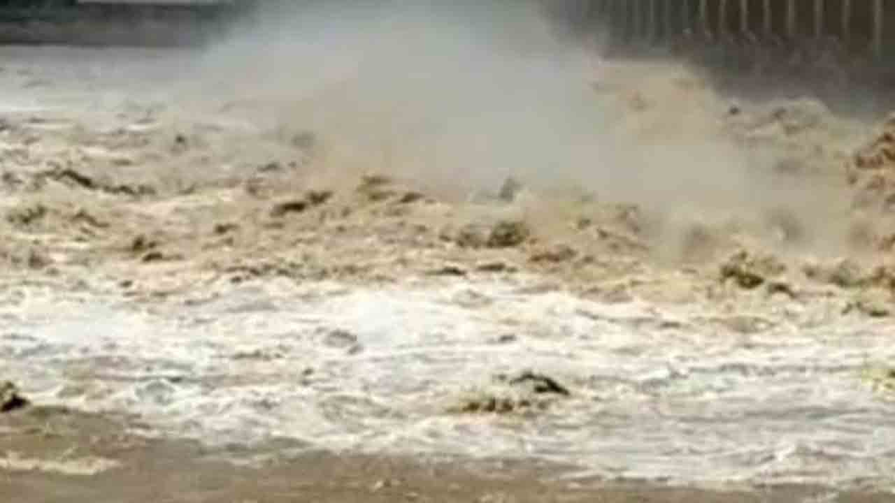 కృష్ణా, తుంగభద్ర పరవళ్లు