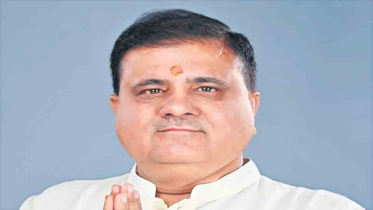 జెండా లేని ఇండ్ల ఫొటోలు పంపండి!