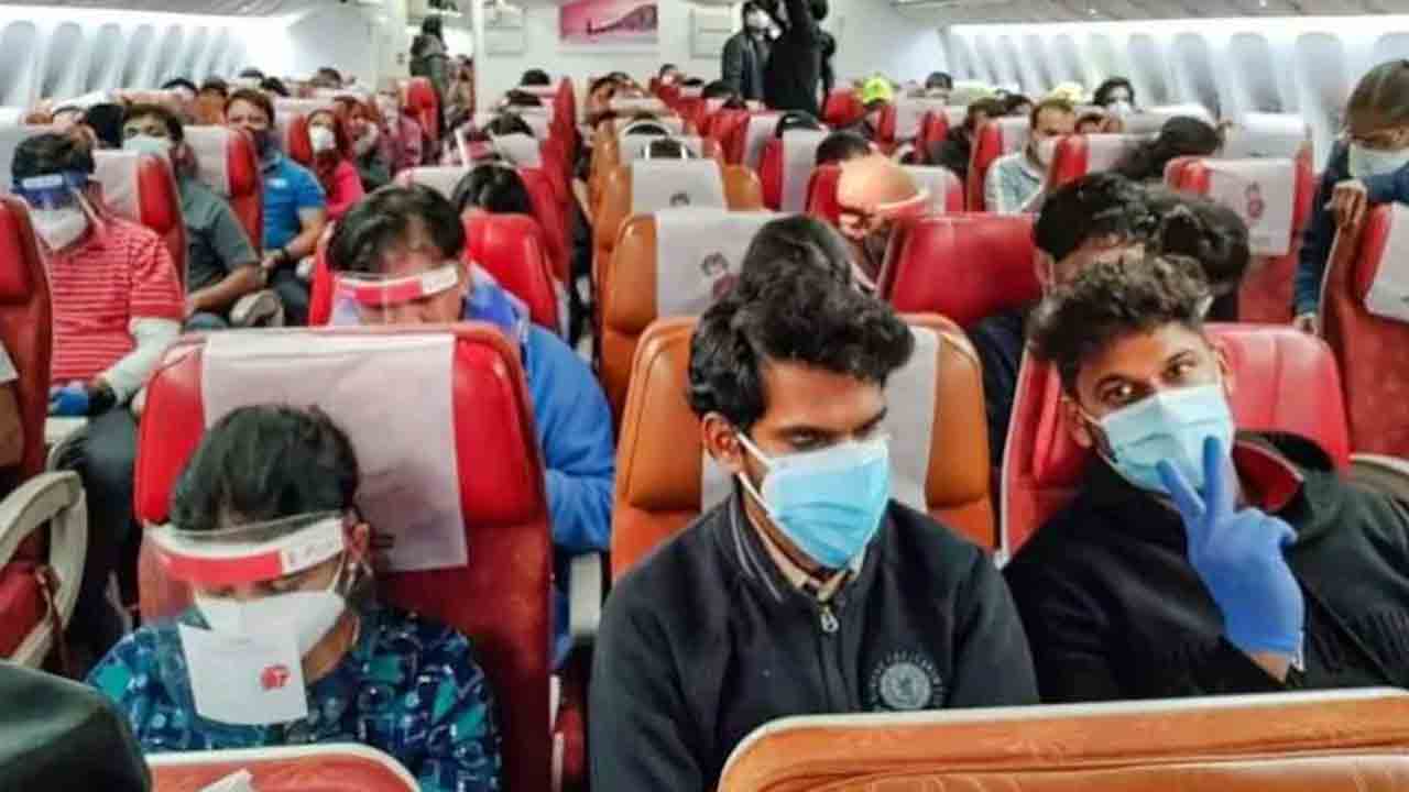 విమానాల్లో మాస్కులు ధరించడం తప్పనిసరి: డీజీసీఏ