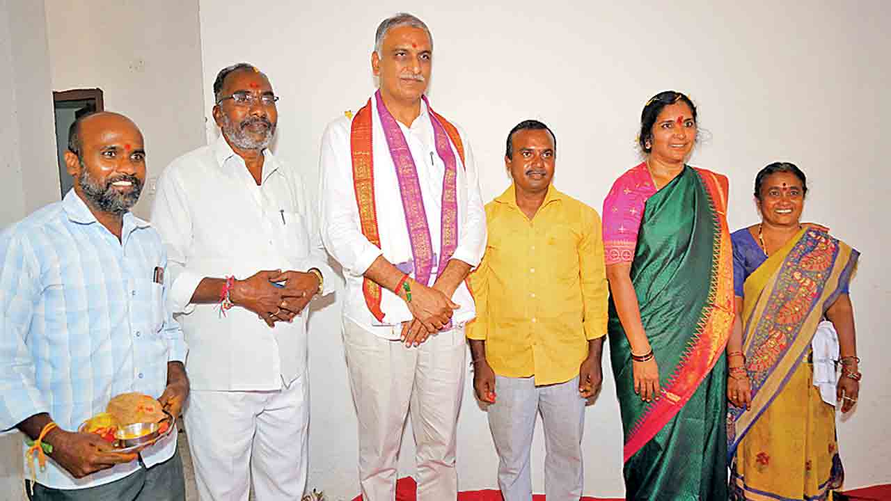 మాది పేతల పక్షం