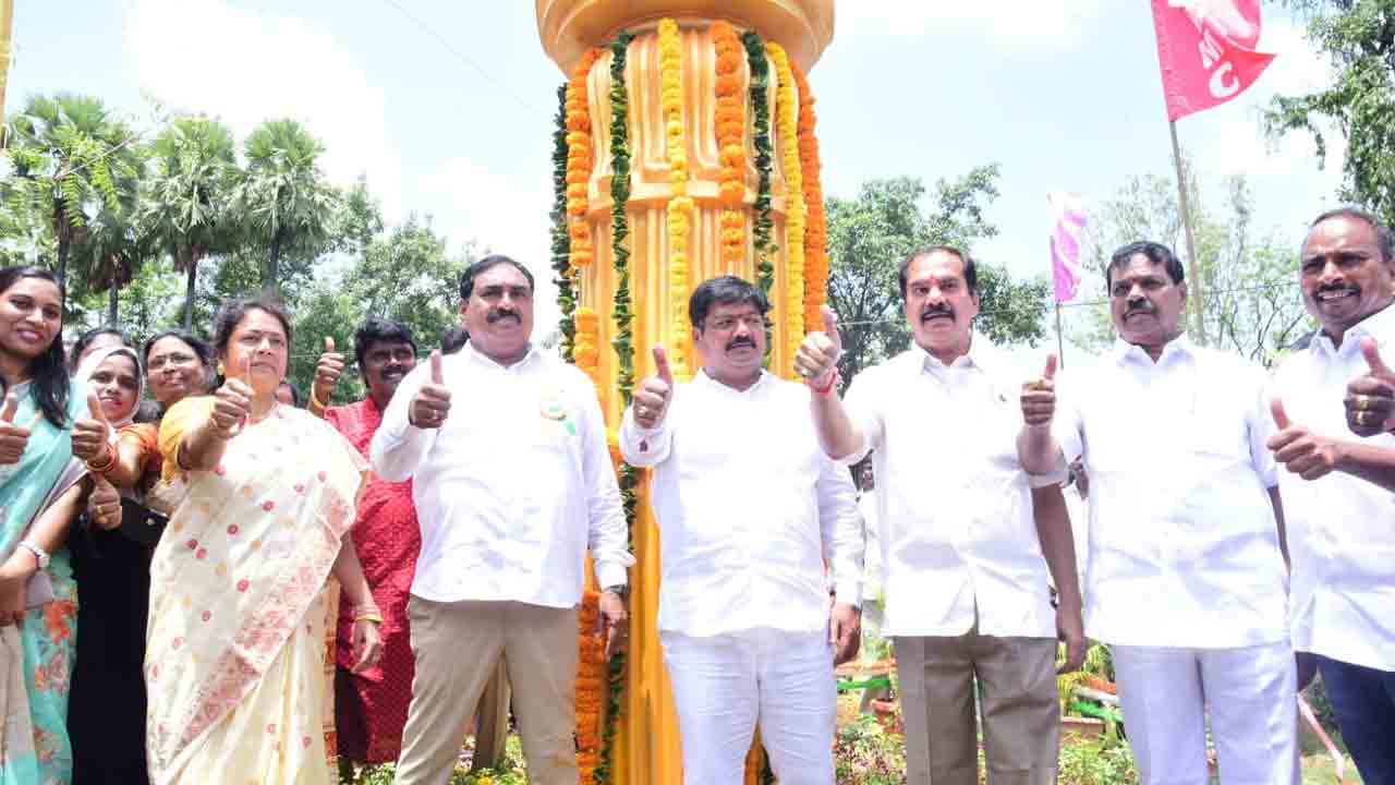 మహనీయుల త్యాగాలను స్మరించుకునేందుకే స్వాతంత్ర్య వజ్రోత్సవాలు: మంత్రి ఎర్రబెల్లి