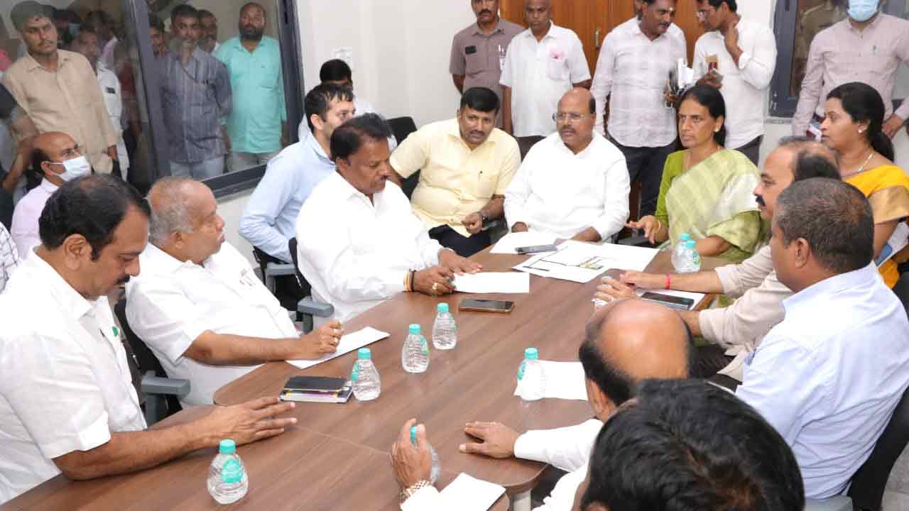 సీఎం పర్యటన ఏర్పాట్లపై మంత్రి సబిత సమీక్ష