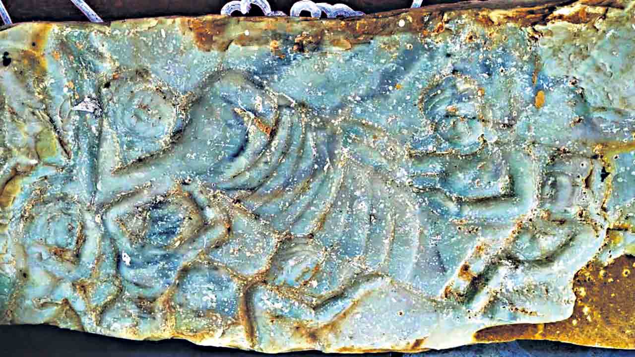 ముదిగొండలో బౌద్ధస్తూప శిల్పశకలాలు