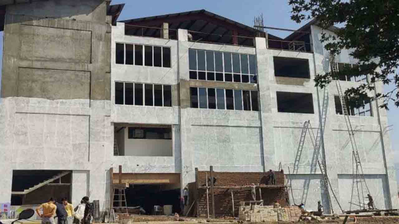 కశ్మీర్‌లో 30 తర్వాత అందుబాటులోకి రానున్న తొలి మల్టీప్లెక్స్‌ థియేటర్‌