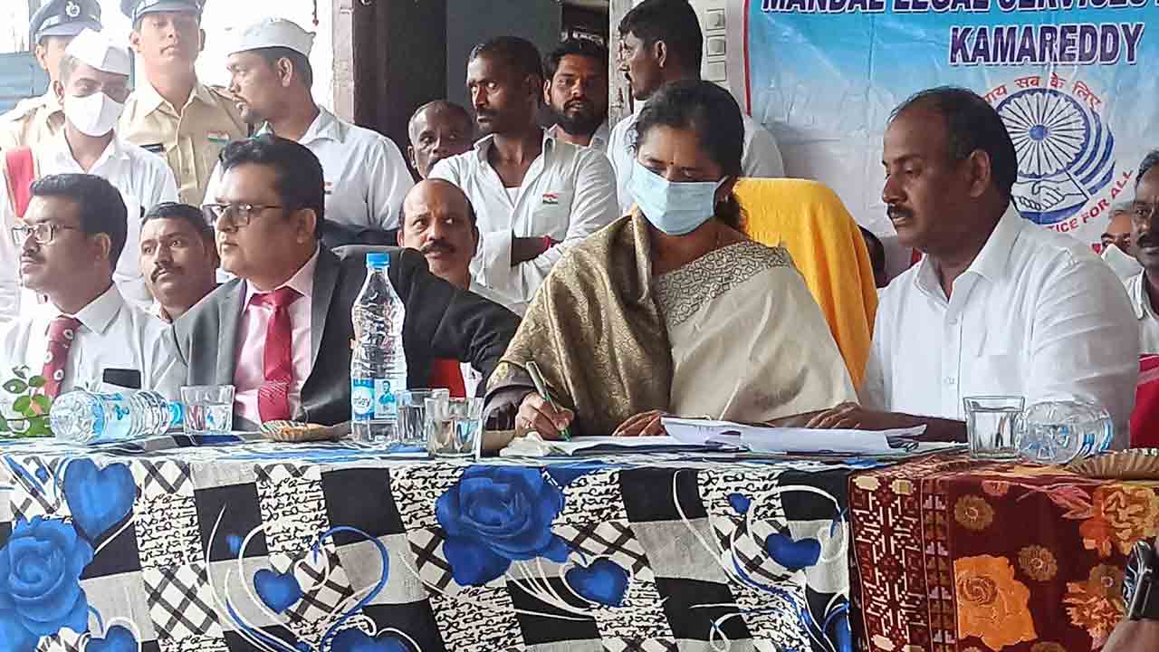 ర్యాగట్లపల్లిని ఆదర్శంగా తీసుకోవాలి