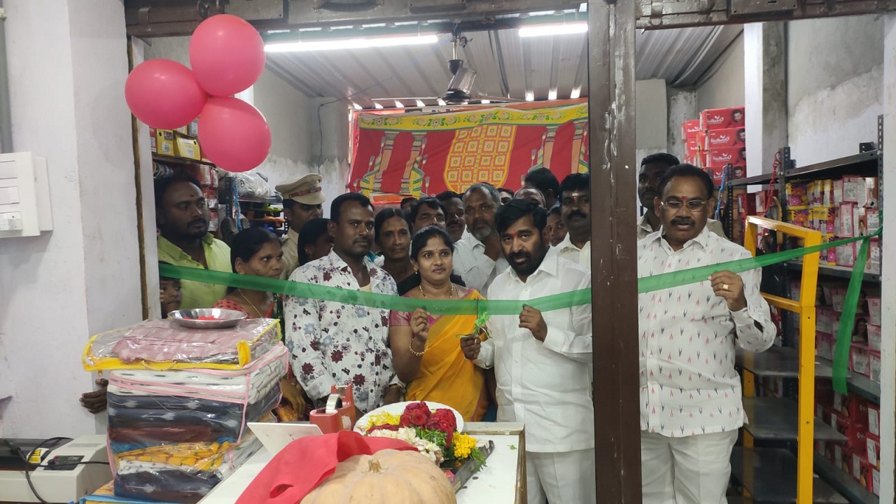 రాజగోపాల్‌రెడ్డి అభివృద్ధి నిరోధకుడు