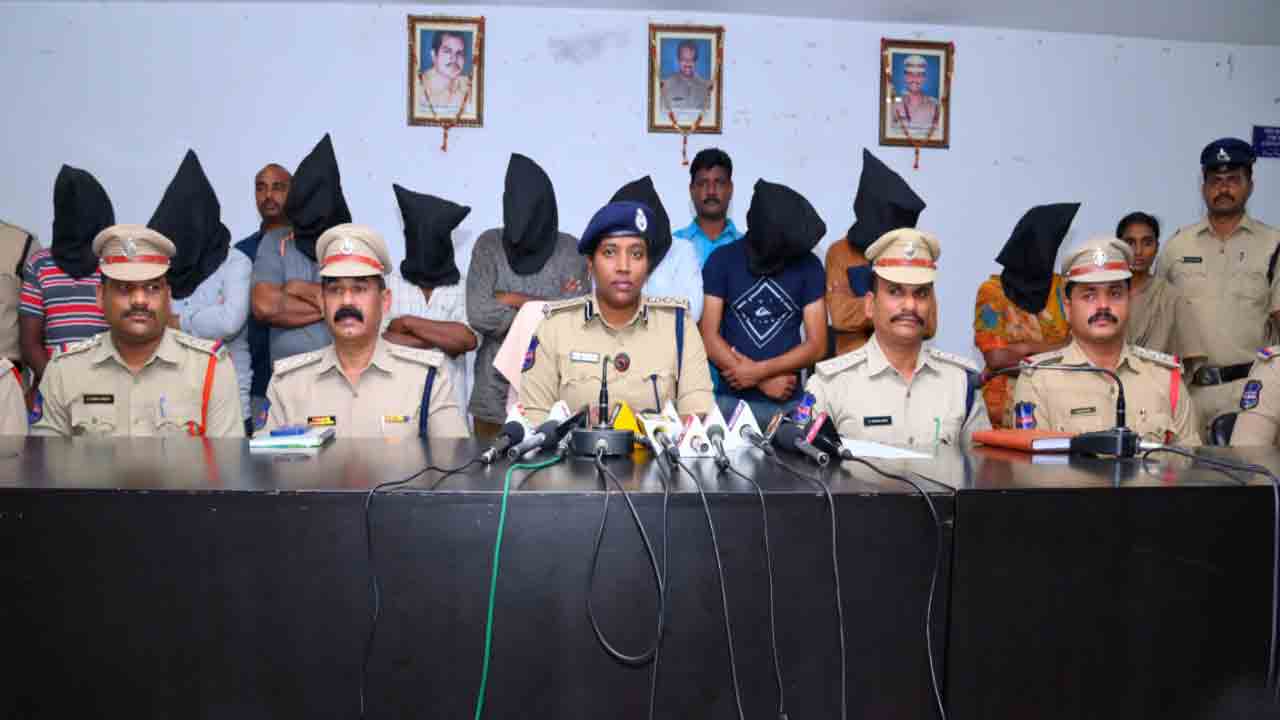 భర్తను హత్య చేసేందుకు భార్య కుట్ర