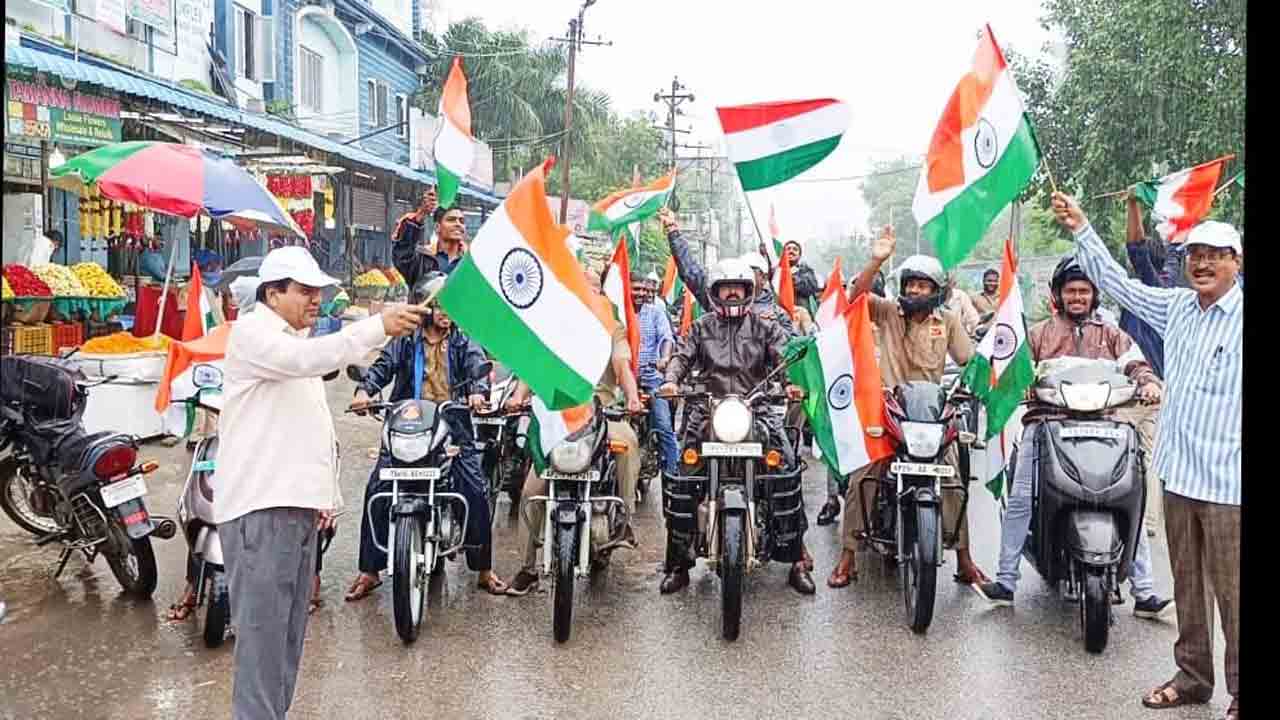 ఘనంగా స్వతంత్ర భారత వజ్రోత్సవాలు