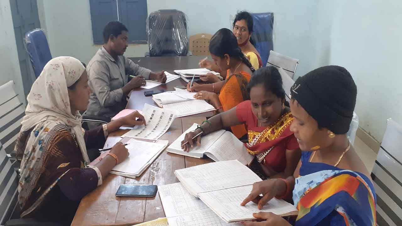 ఓటర్‌ ఐడీకి ఆధార్‌ లింక్‌