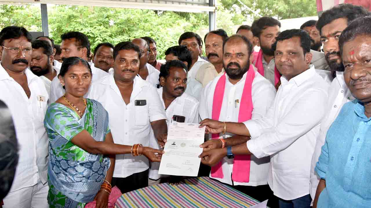 కాంట్రాక్ట్‌ కోసమే మునుగోడు ఆత్మగౌరవం తాకట్టు