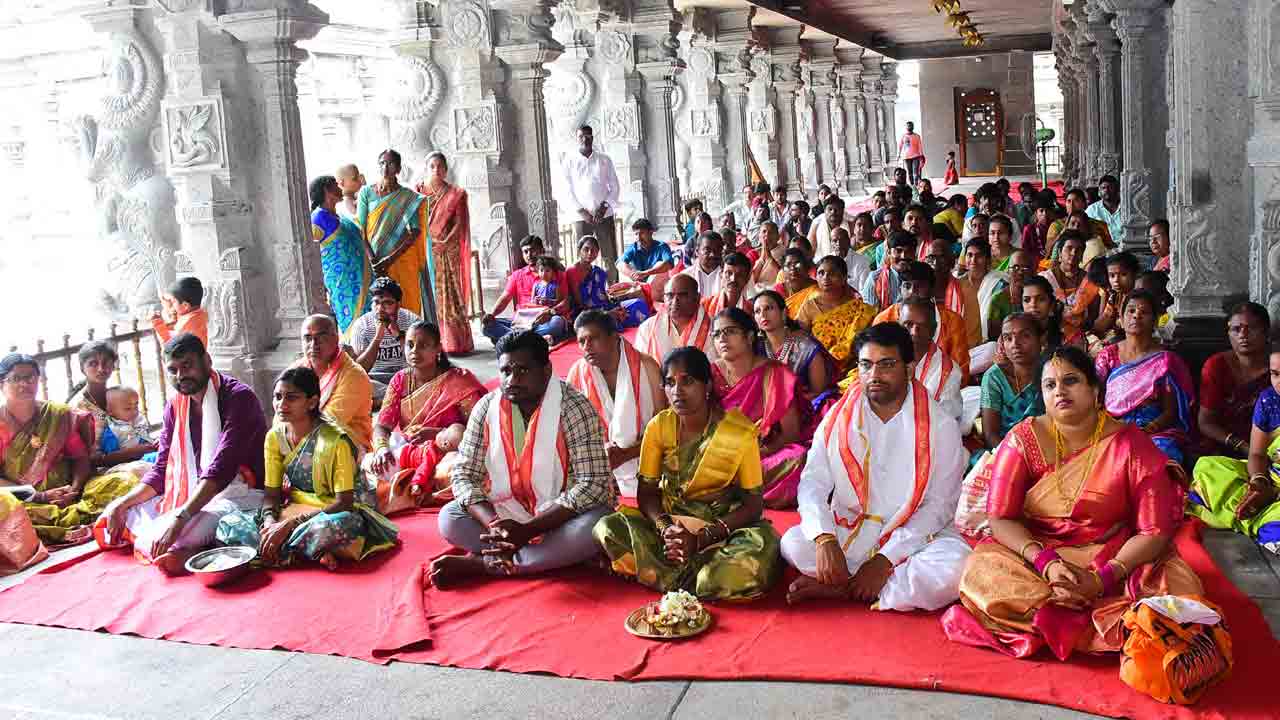 యాదాద్రీశుడికి వైభవంగా నిత్యపూజలు