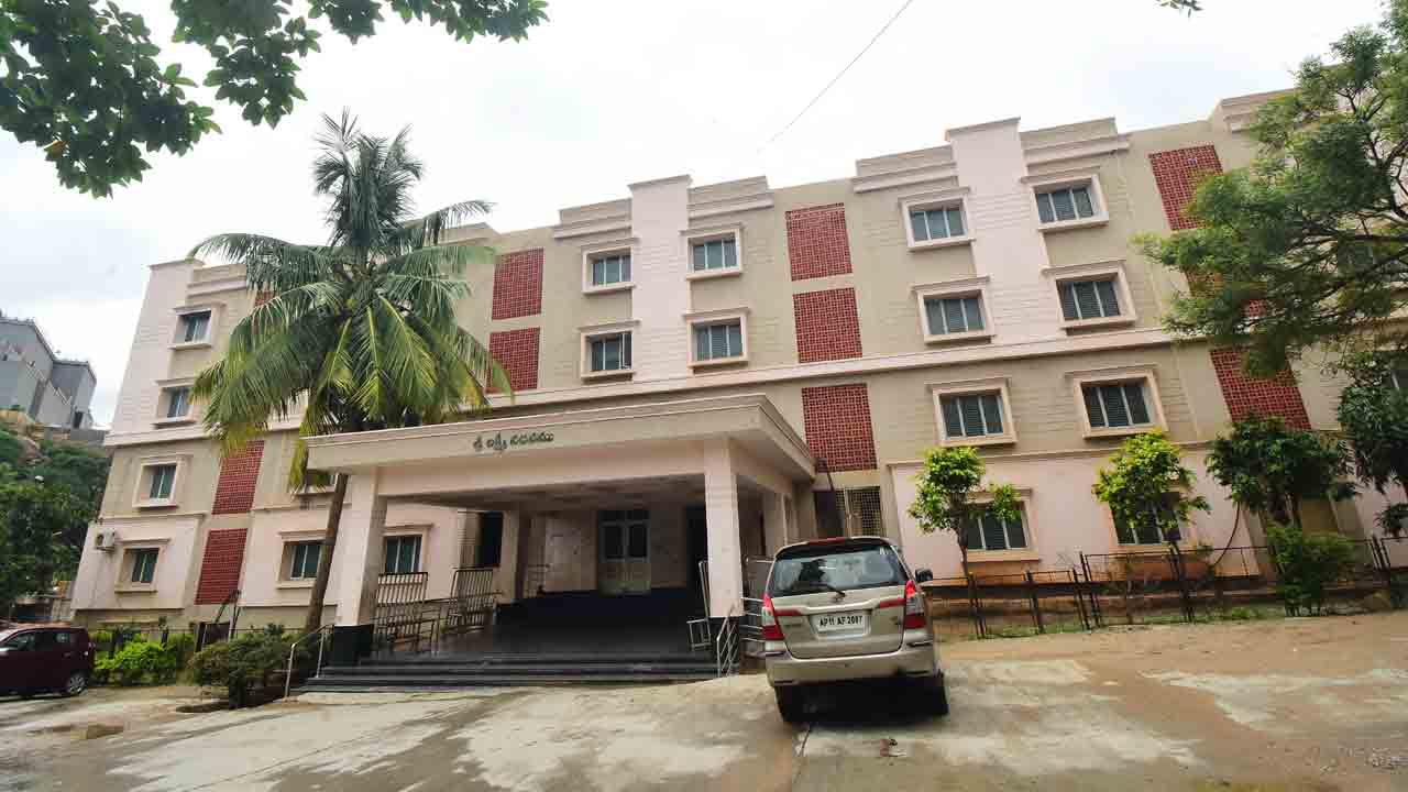 సకల సౌలత్‌లతో యాదాద్రిలో విడిది