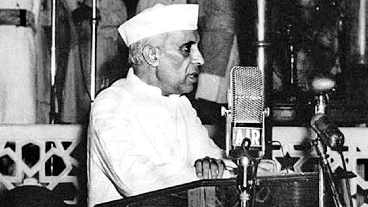 అర్ధరాత్రి స్వతంత్రం.. మహానేత ప్రసంగం