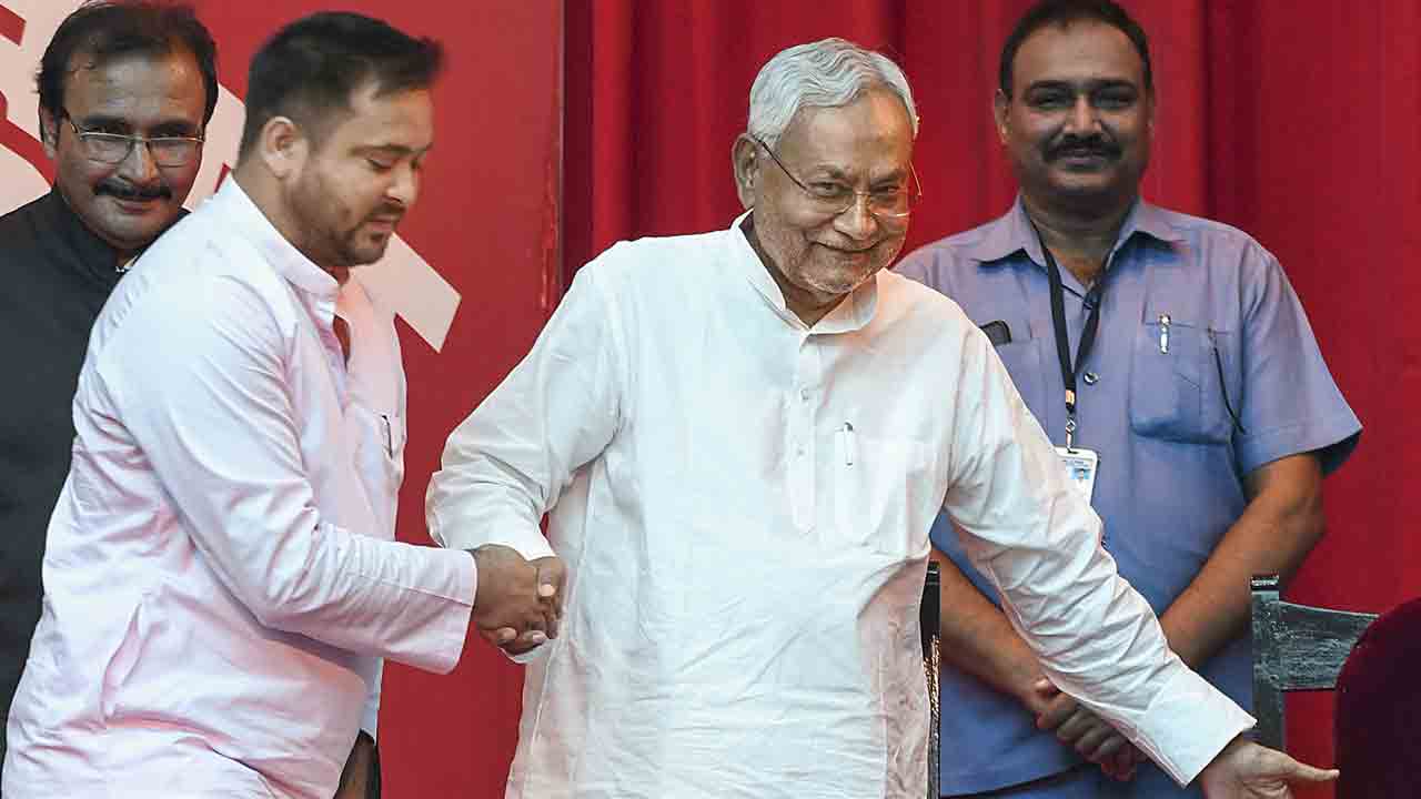 2024 లో.. మోదీ గెలుస్తాడా?