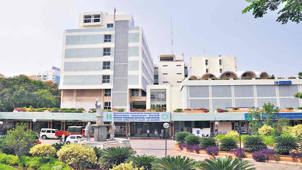 4 నెలల్లో వెయ్యి కోట్లు ఆస్తిపన్ను వసూలు