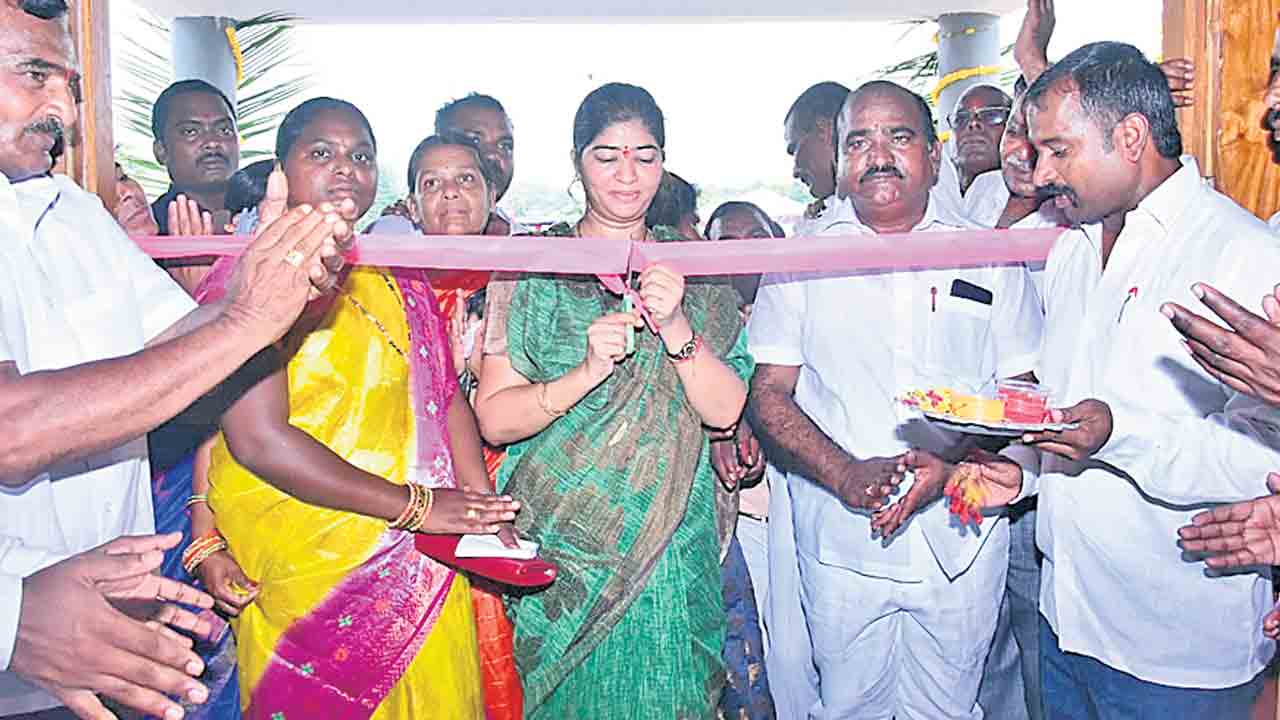 అన్ని గ్రామాల అభివృద్ధికి కృషి