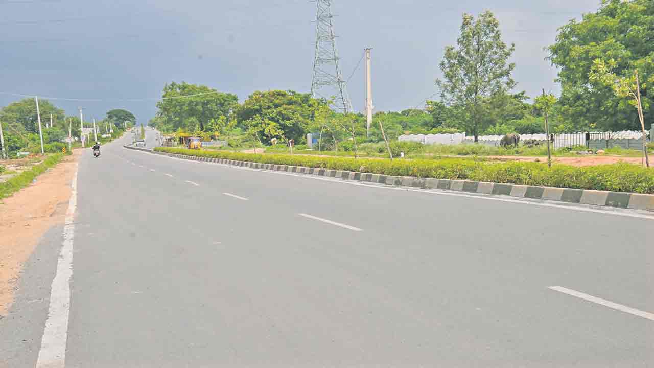 రోడ్లకు మహర్ధశ