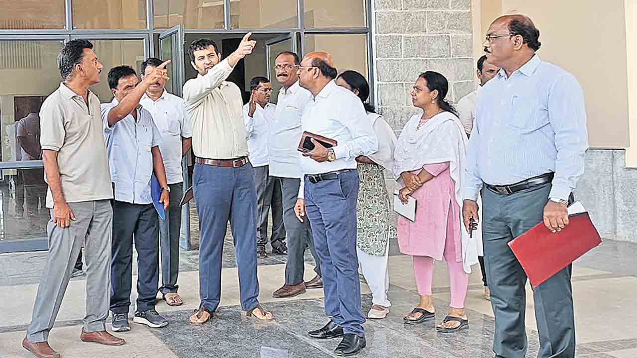 రంగారెడ్డి కలెక్టరేట్‌ ప్రారంభానికి రంగం సిద్ధం