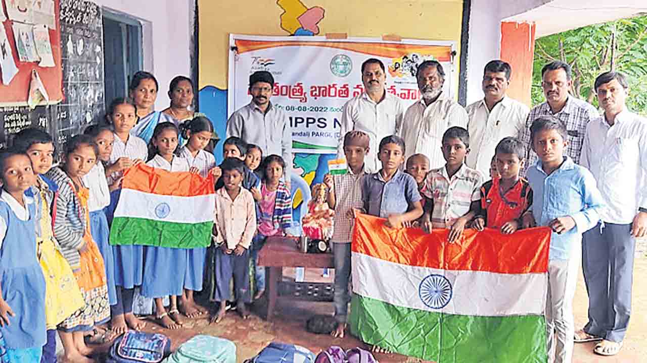 పండుగలా వజ్రోత్సవాలు