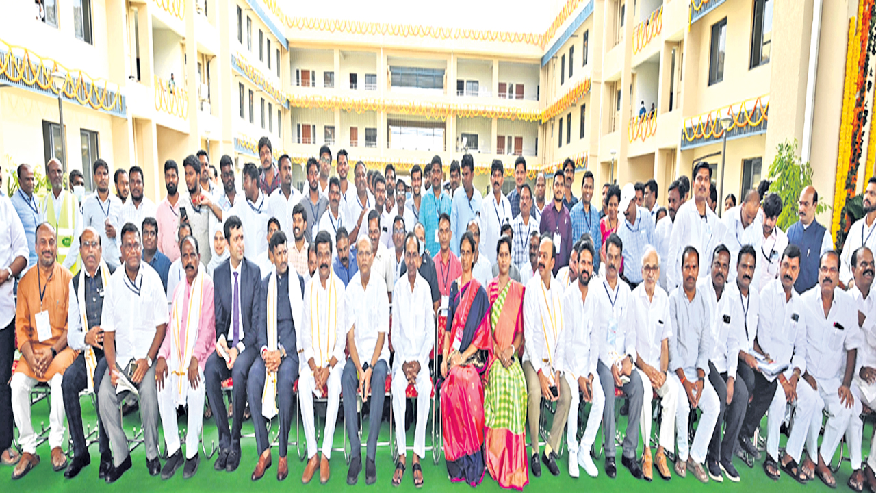 ముఖ్యమంత్రి రాకతో కొంగర జనసంద్రం