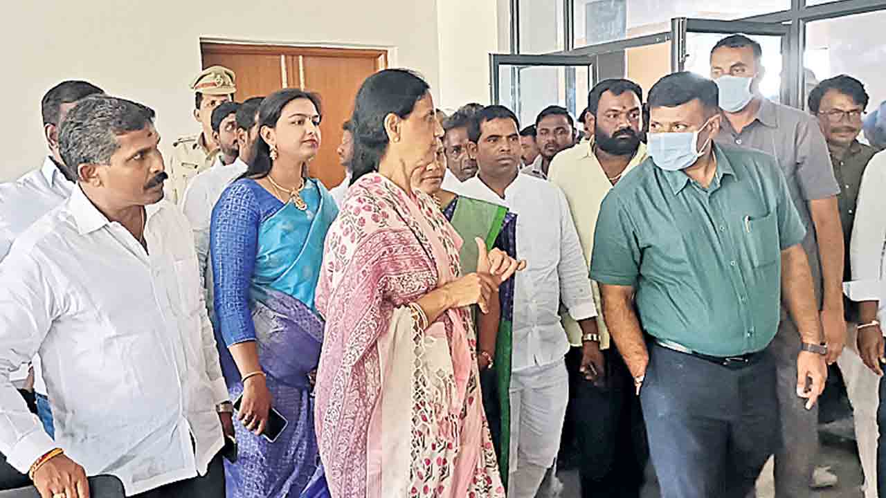 త్వరలో రంగారెడ్డి జిల్లా కలెక్టరేట్‌ ప్రారంభం