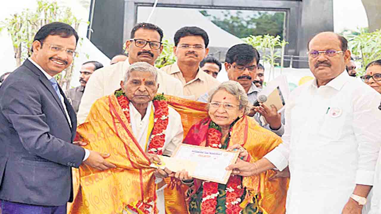 త్వరలో.. కార్మికులకు బకాయిలు చెల్లిస్తాం