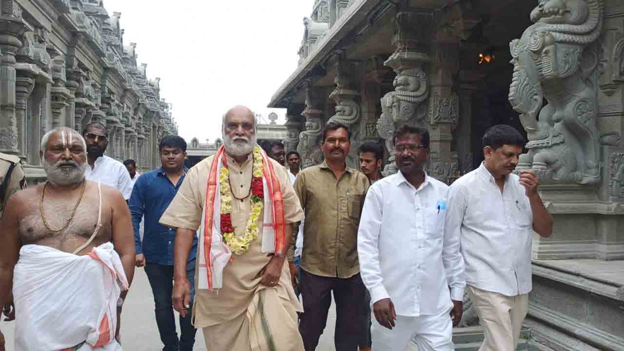 సీఎం కేసీఆర్‌కు అంతా శుభమే జరగాలి: దర్శకేంద్రుడు రాఘవేంద్రరావు