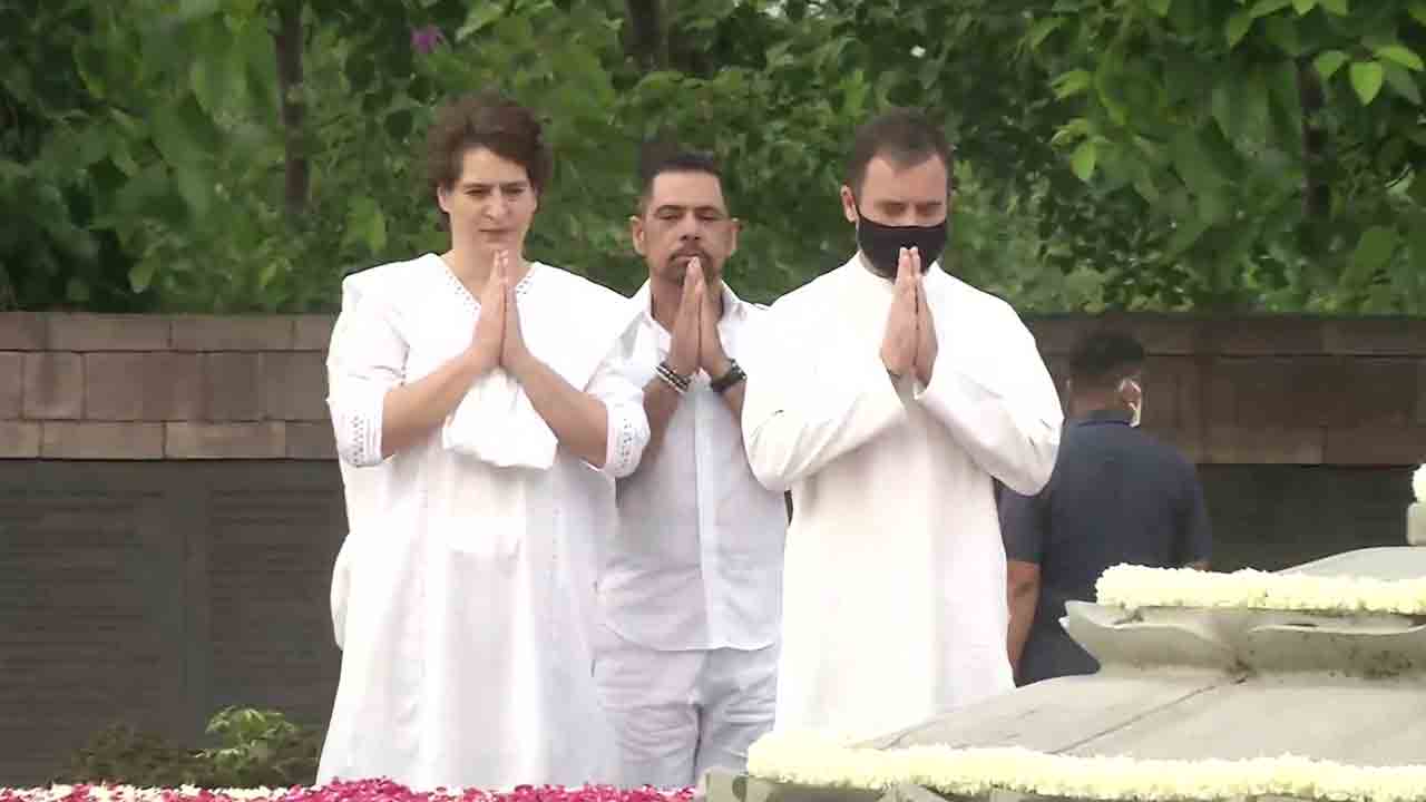 మాజీ ప్రధాని రాజీవ్‌ గాంధీకి నివాళులర్పించిన రాహుల్‌, ప్రియాంక