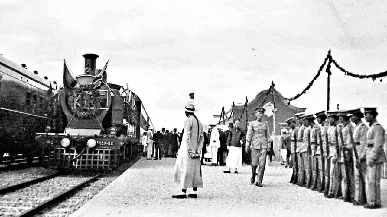 Railways | రైలు మార్గాలు.. వలస దోపిడికి బాటలు