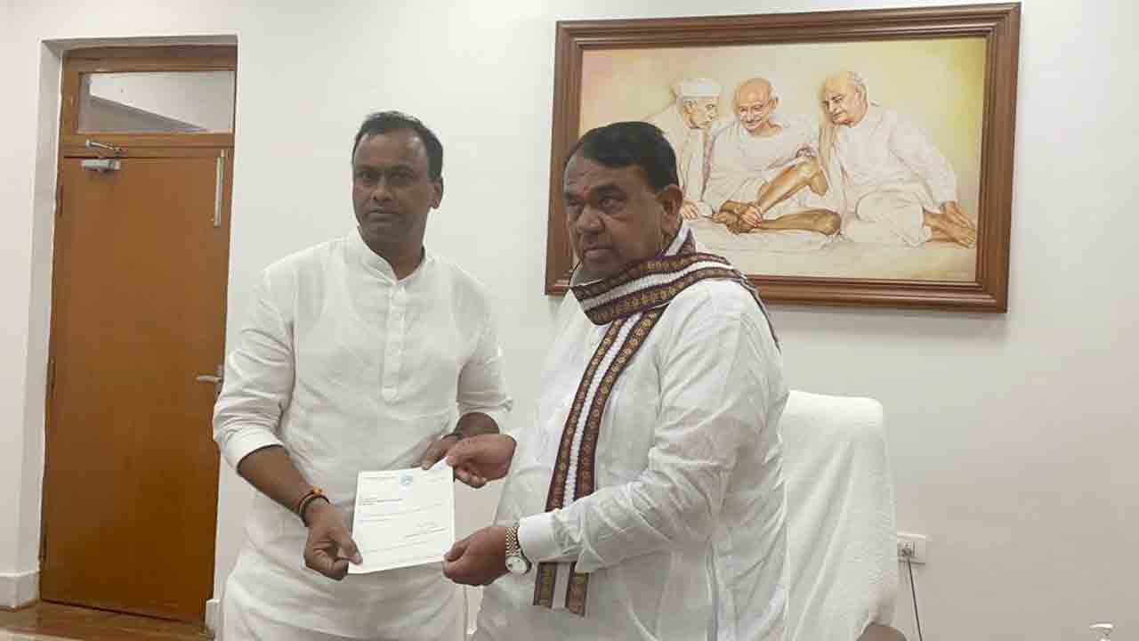 రాజగోపాల్‌రెడ్డి రాజీనామాకు స్పీకర్‌ ఆమోదం