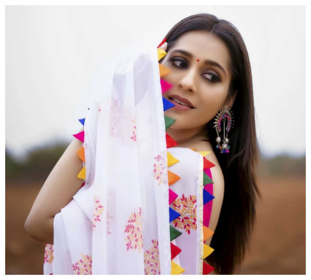 Rashmi Gautam | చీర‌క‌ట్టులో హొయ‌లు పోయిన రష్మి గౌతమ్..