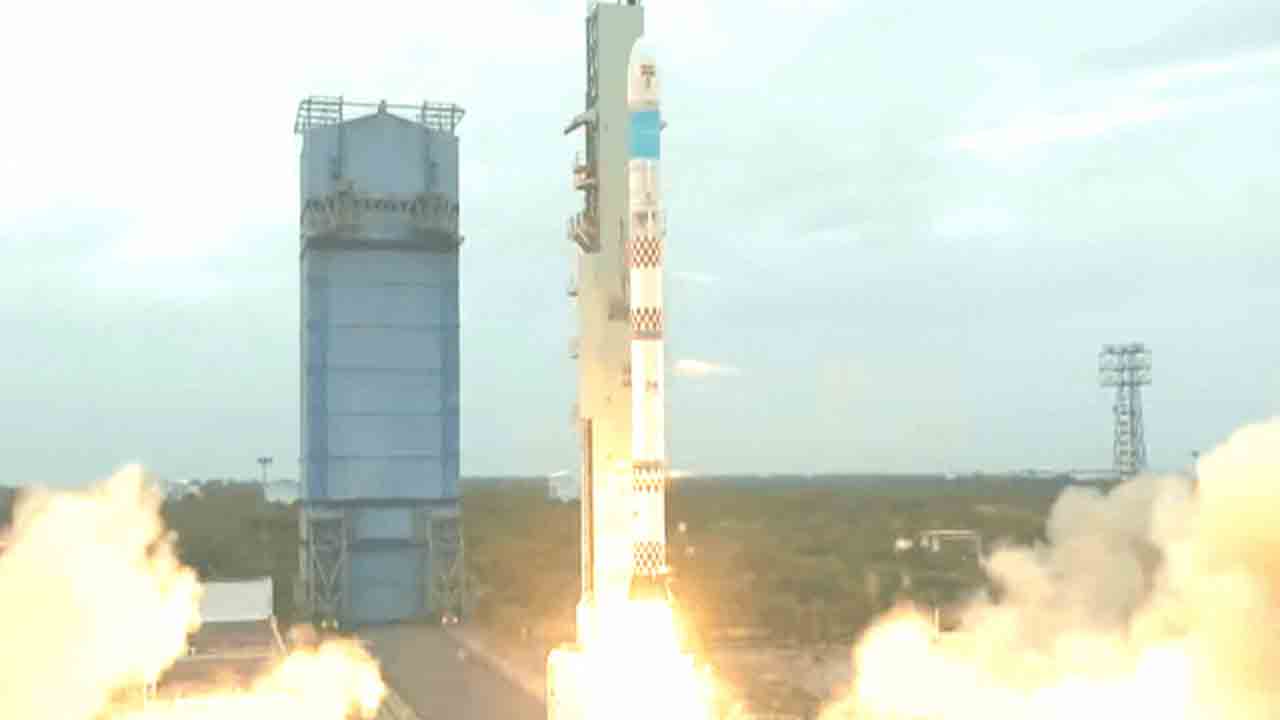 SSLV-D1 రాకెట్‌ ప్రయోగం.. కక్ష్యలోకి రెండు ఉపగ్రహాలు