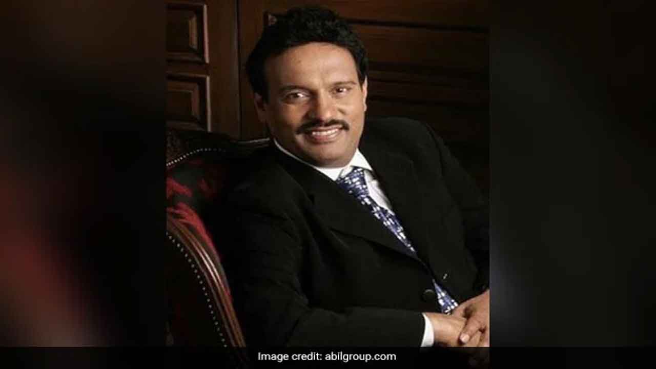 ఇద్ద‌రు బిల్డ‌ర్ల‌కు చెందిన 415 కోట్ల ఆస్తులు సీజ్‌