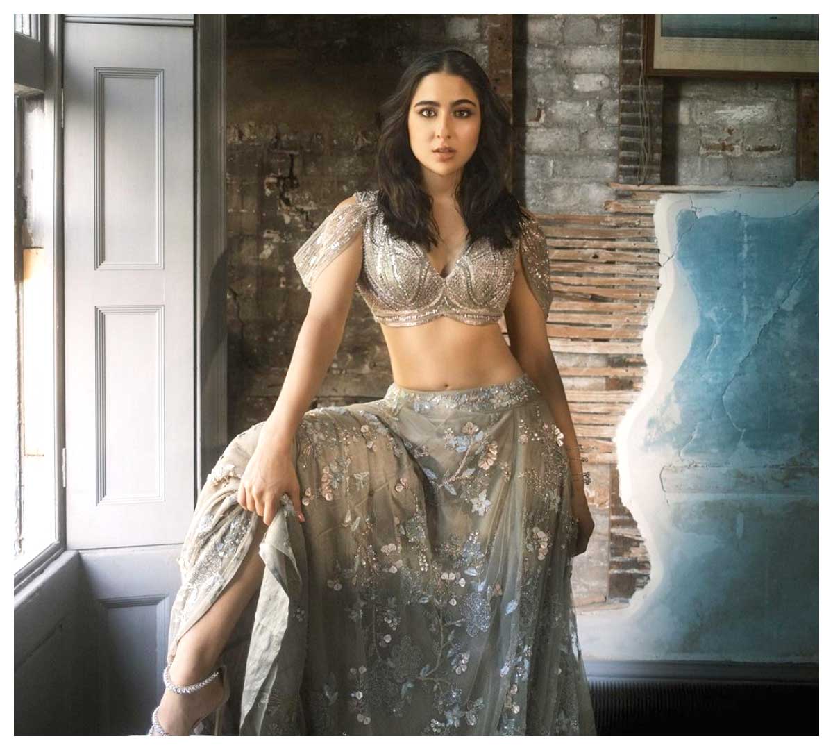 Sara Ali Khan | ట్రెడీష‌నల్ డ్రెస్‌లో సారా అలీ ఖాన్ అందాలు అద‌ర‌హో..