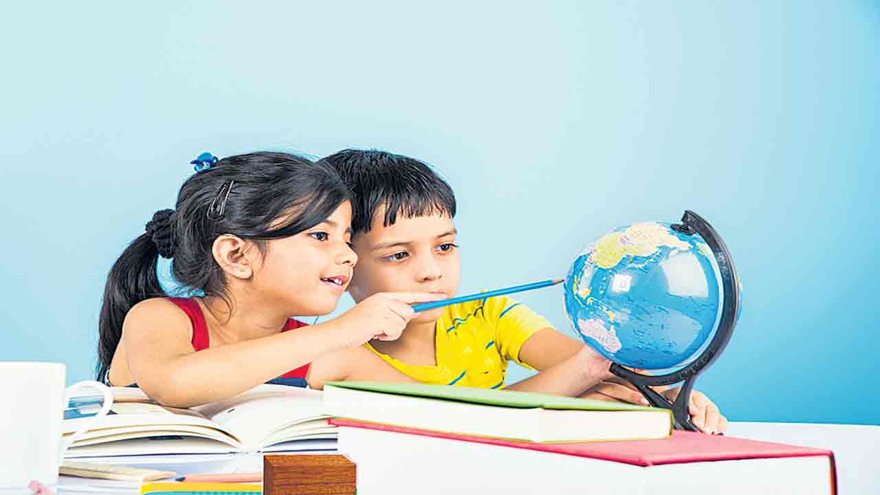 పిల్లల చదువులు పెనుభారం