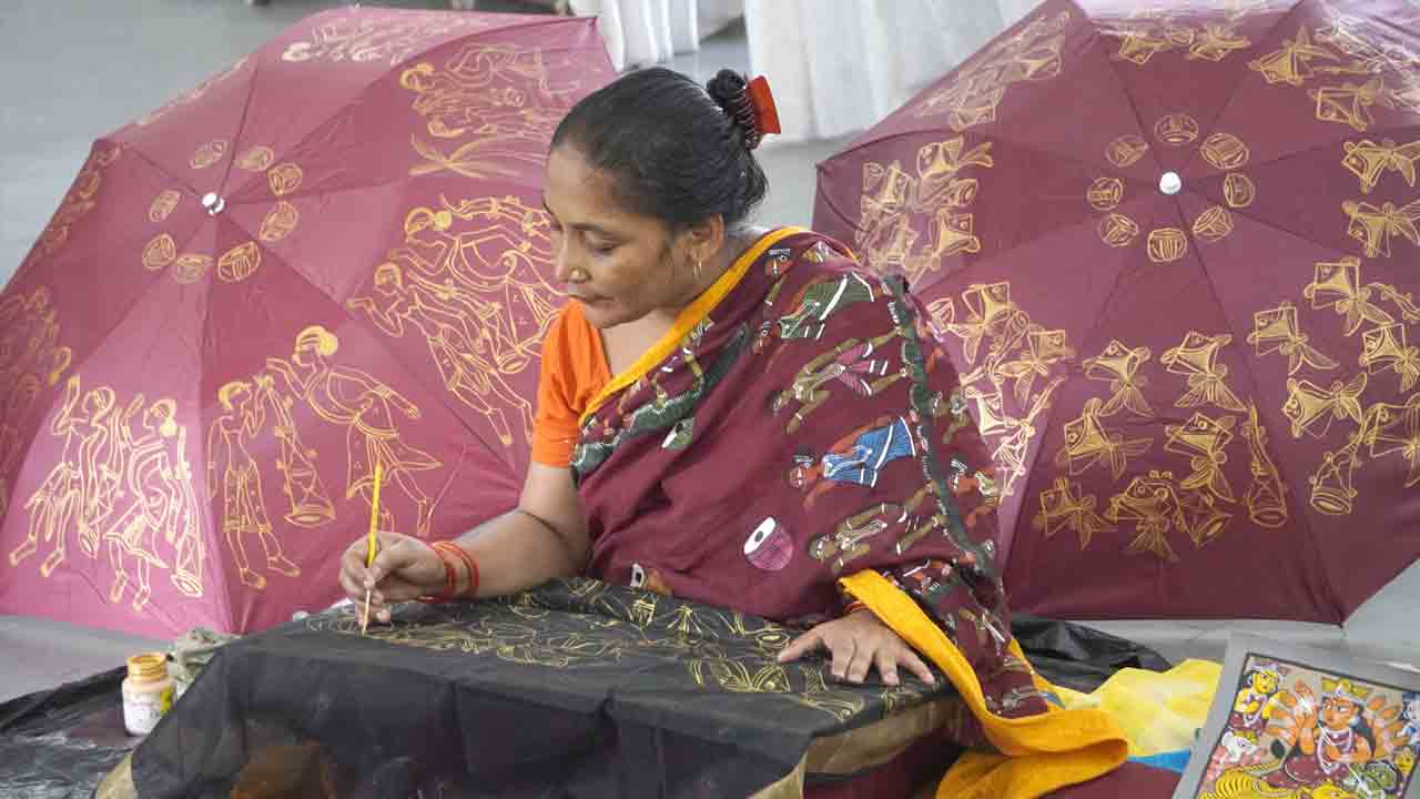 చిత్రం.. భళారే పట్టచిత్రం!