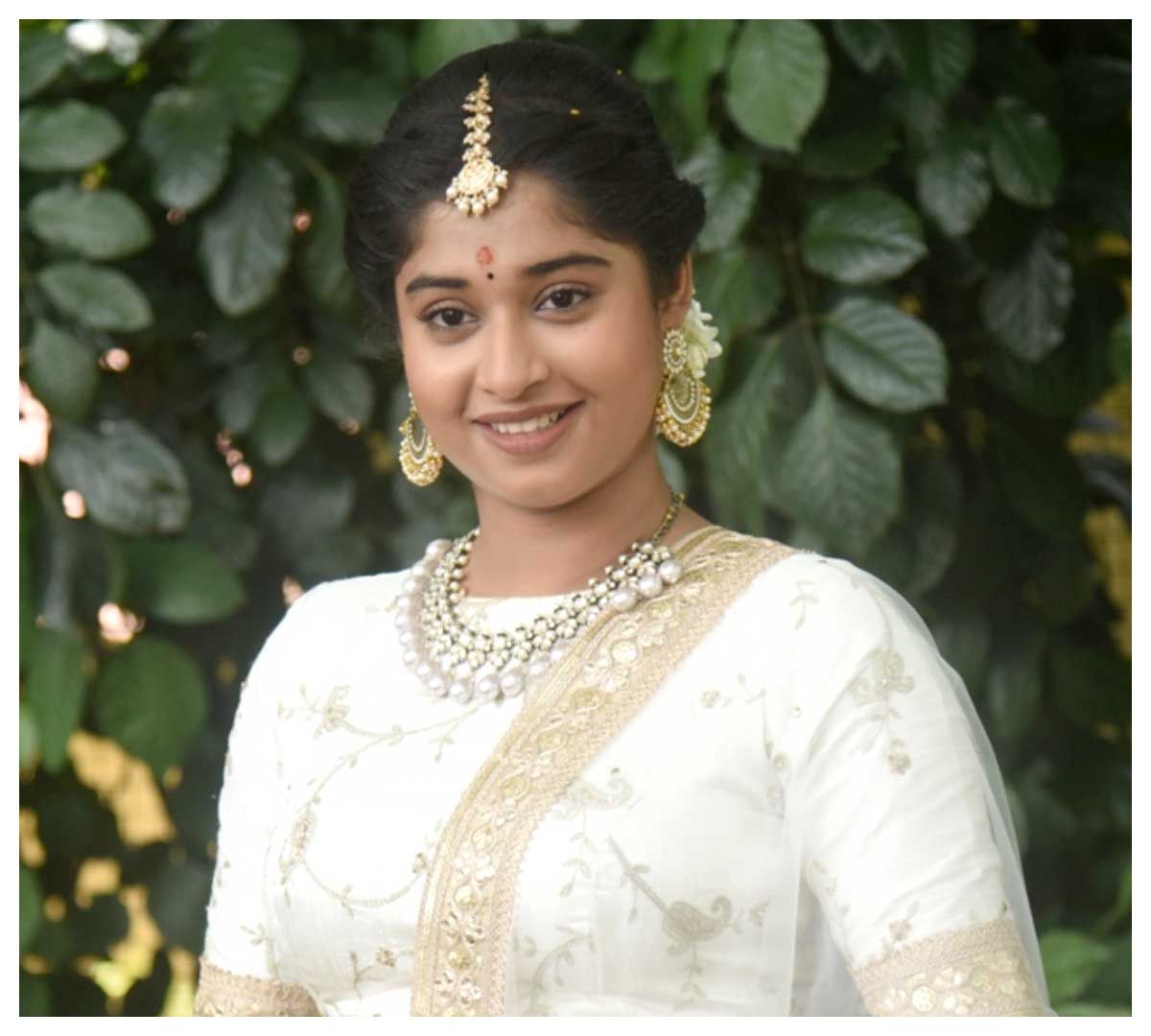 Shrasti Verma | యథా రాజా తథా ప్రజా మూవీ ఓపెనింగ్‌లో శ్రష్ఠి వర్మ