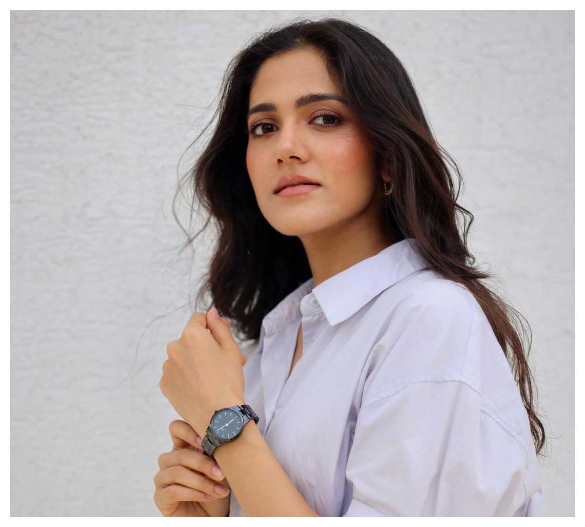 Simran Choudhary | చూపులతో చంపేస్తున్న సిమ్ర‌న్ చౌద‌రి..