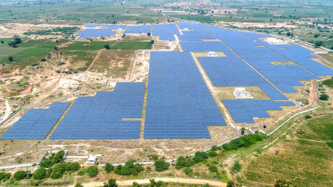 సోలార్‌ ఎనర్జీలో 4వ స్థానం