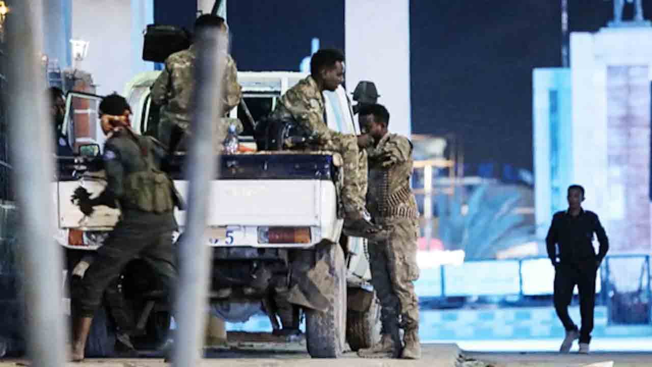 సోమాలియా హోటల్‌పై ఉగ్రదాడి.. 30 గంటల తర్వాత ముగిసిన పోరు