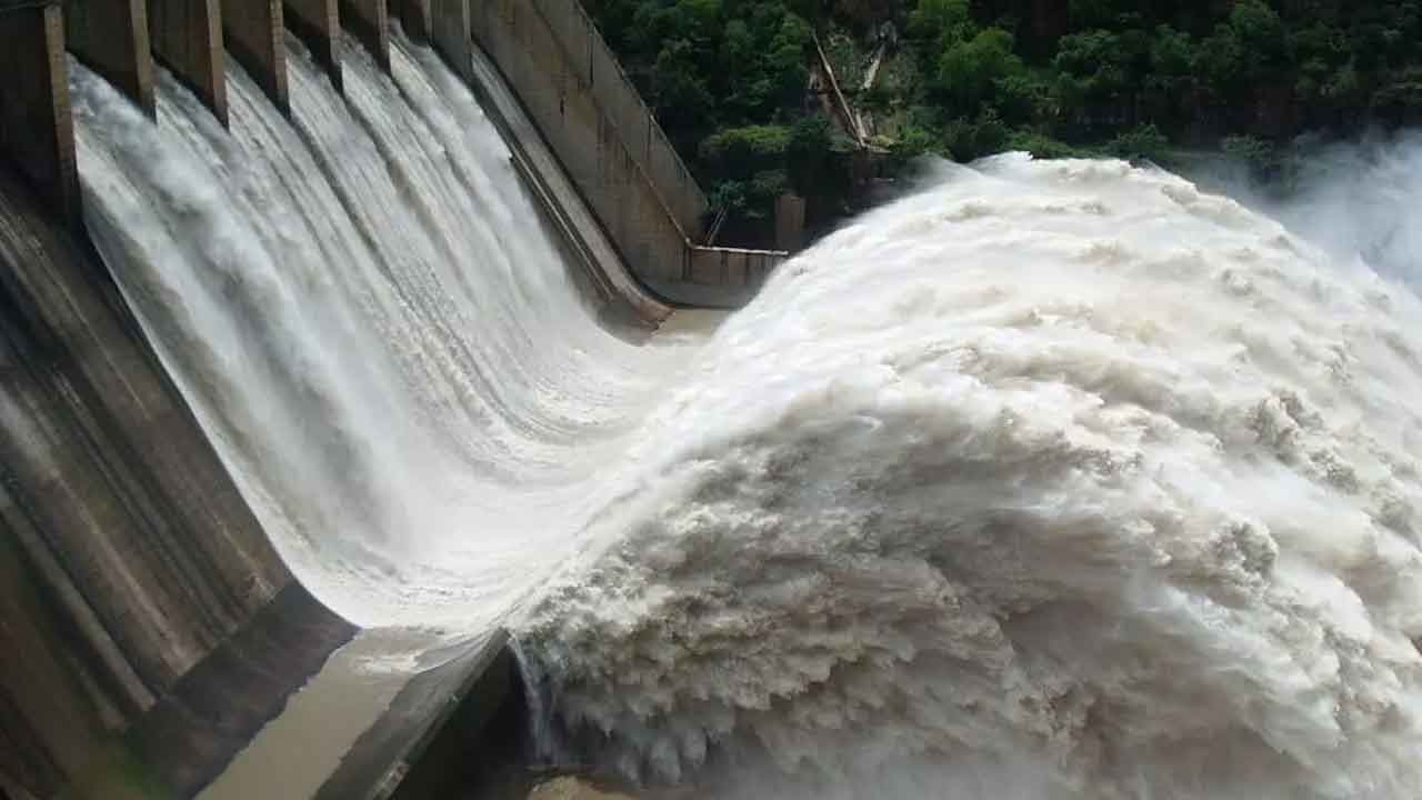 శ్రీశైలం డ్యాంకు భారీగా ఇన్‌ఫ్లో.. 6 గేట్లు ఎత్తివేత