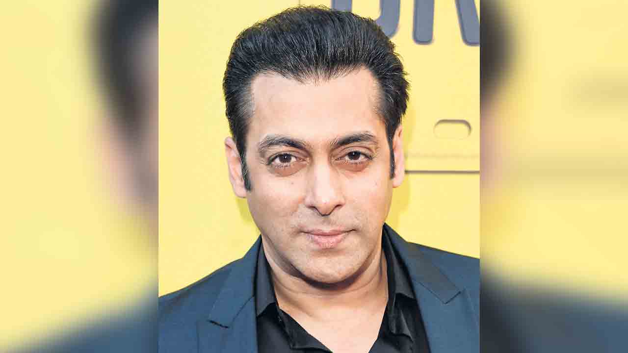 షారుఖ్‌ ఇంటిపై సల్మాన్ కన్ను!