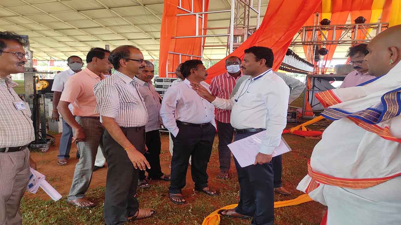 నెల్లూరులో శ్రీ వేంకటేశ్వర వైభవోత్సవాలకు ముమ్మరంగా ఏర్పాట్లు