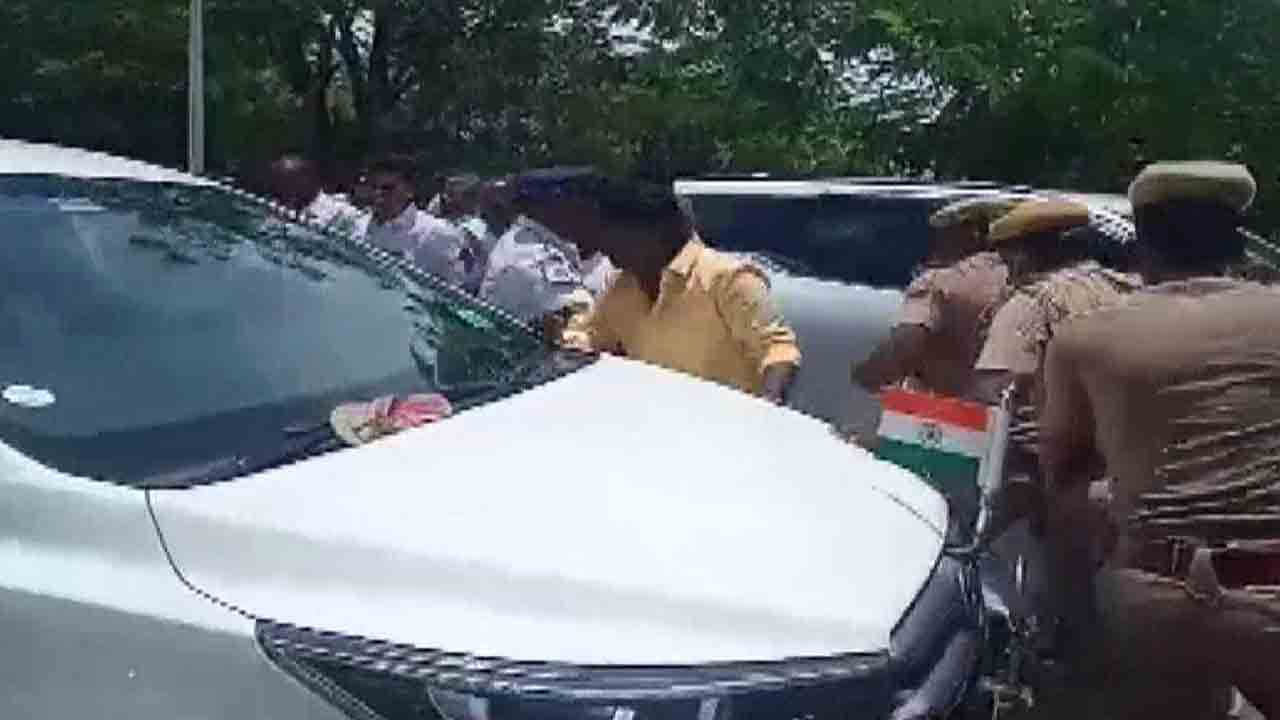 తమిళనాడు: మంత్రి కారుపైకి చెప్పు విసిరిన బీజేపీ కార్యకర్తలు.. ఐదుగురు అరెస్ట్