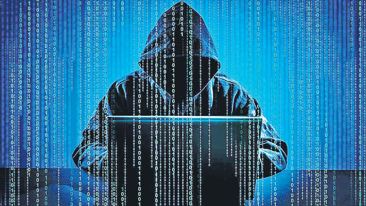 40 శాతం సైబర్‌క్రైం బాధితులే!