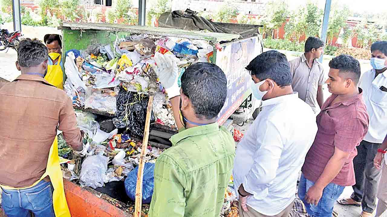 పకడ్బందీగా తడి, పొడి చెత్త సేకరణ