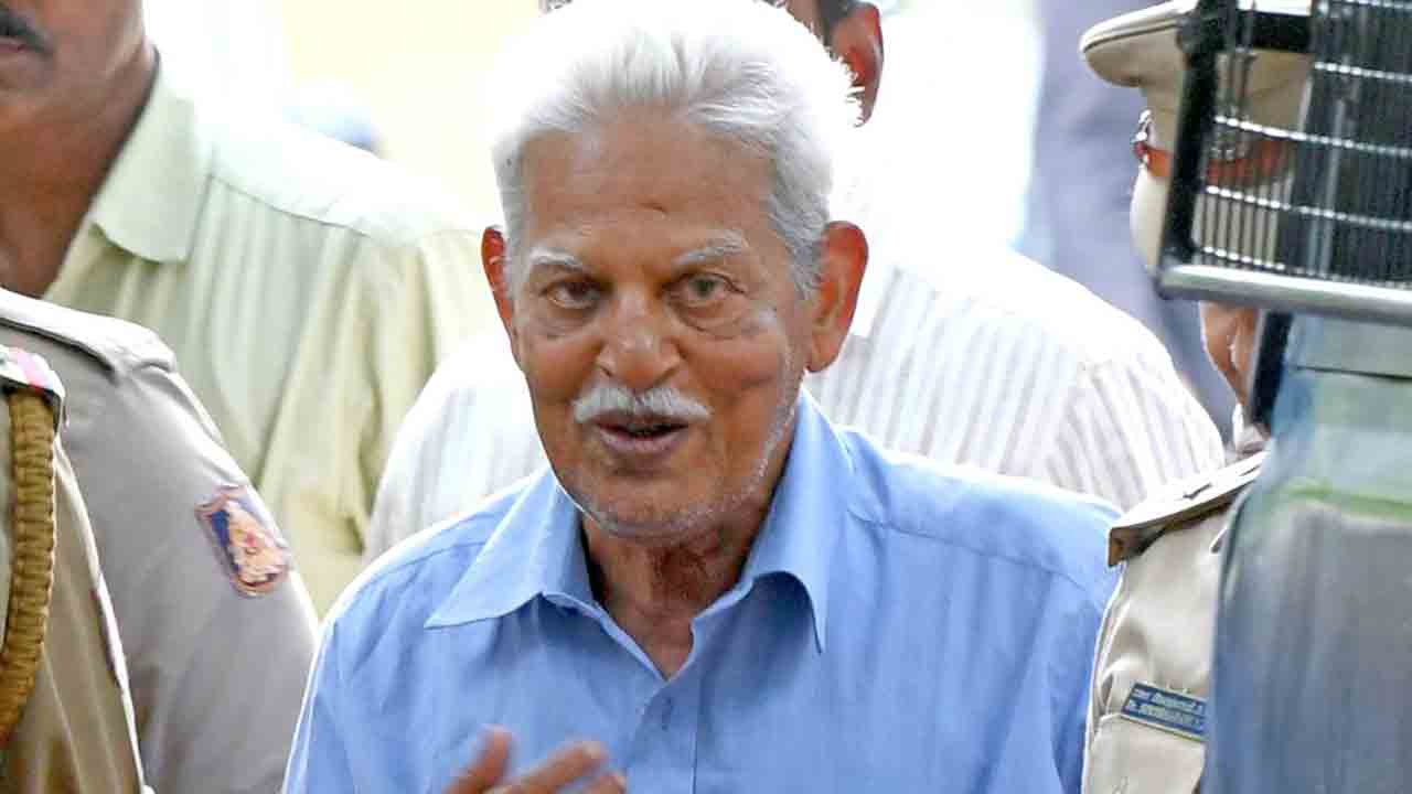 విరసం నేత వరవరరావుకు ‘సుప్రీం’ బెయిల్..!
