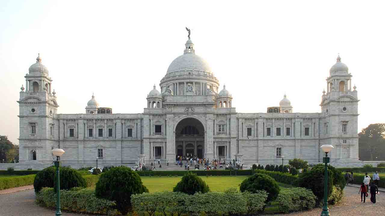 Victoria memorial వద్ద చక్కర్లు కొట్టిన డ్రోన్‌.. ఇద్దరు బంగ్లాదేశీయుల అరెస్ట్‌