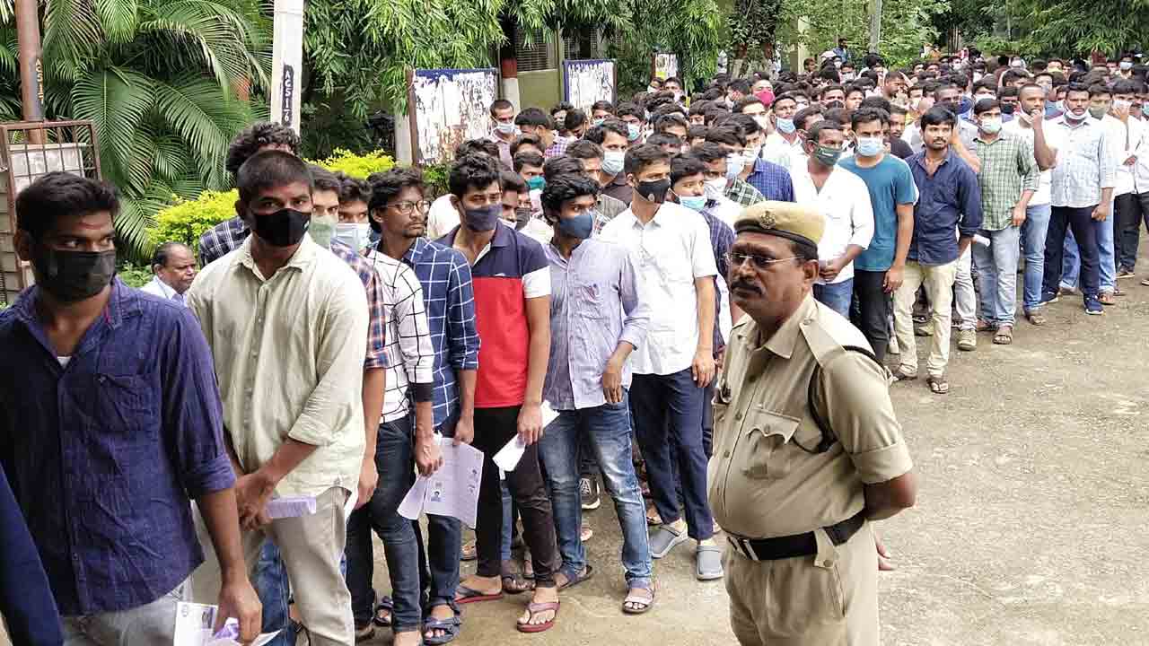 ప్రశాంతంగా ఎస్సై ప్రిలిమినరీ పరీక్ష